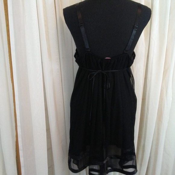 Oscar de la Renta Black Shortie Nightgown - Picture 3 of 5